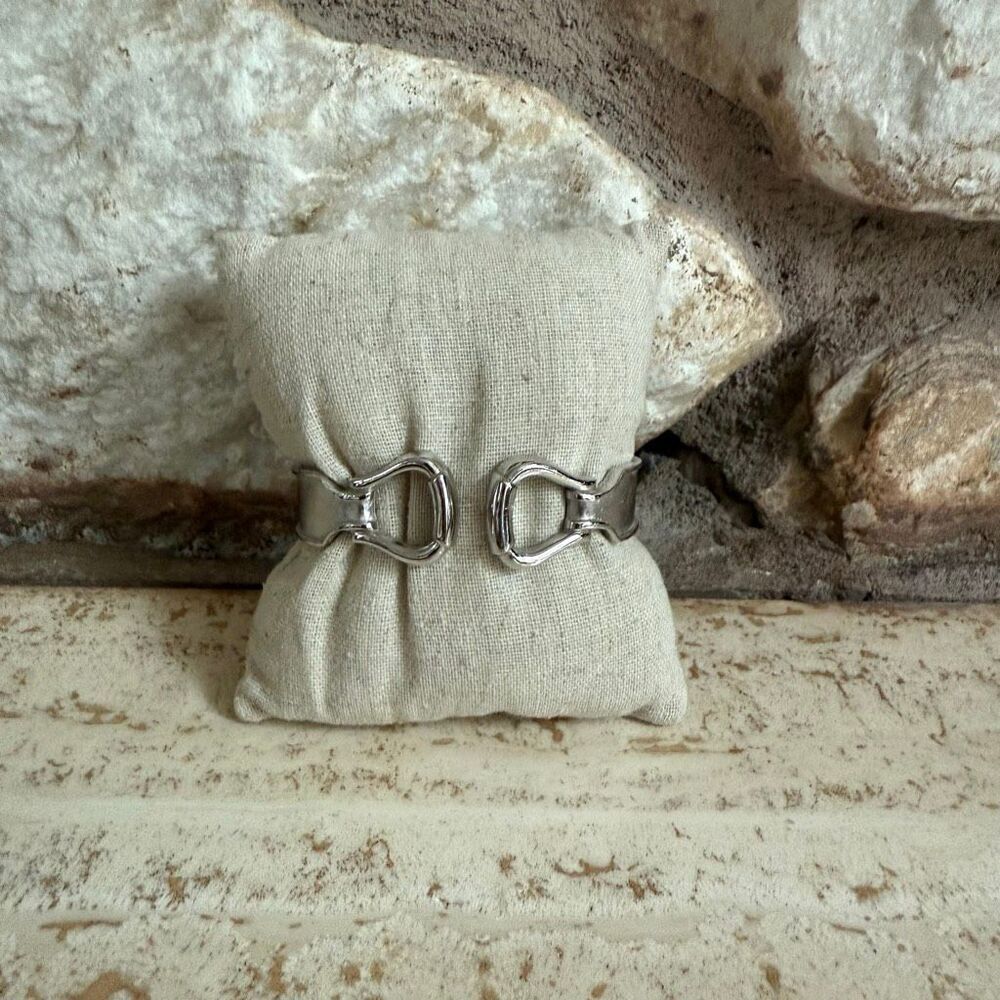 Vintage Trifari hinge horse-bit silver bangle